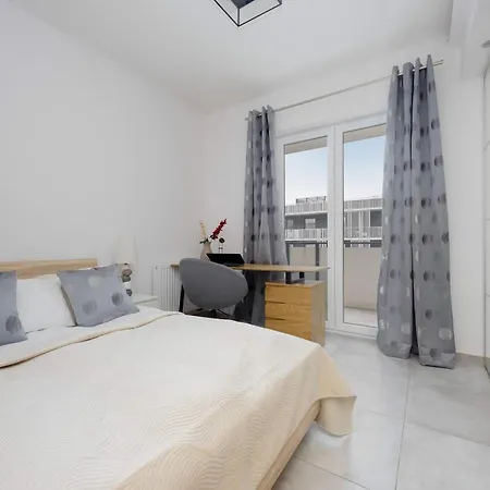 Apartment Bright With Parking And Remote Work In Wola By Renters Warsaw