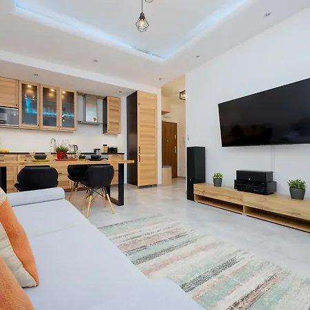 Apartment Bright With Parking And Remote Work In Wola By Renters *