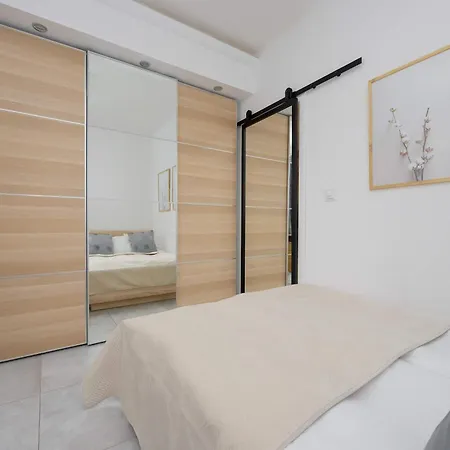 Bright With Parking And Remote Work In Wola By Renters * Warsaw
