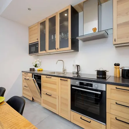 公寓 Bright With Parking And Remote Work In Wola By Renters